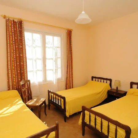 Maison De A Proximite De La *